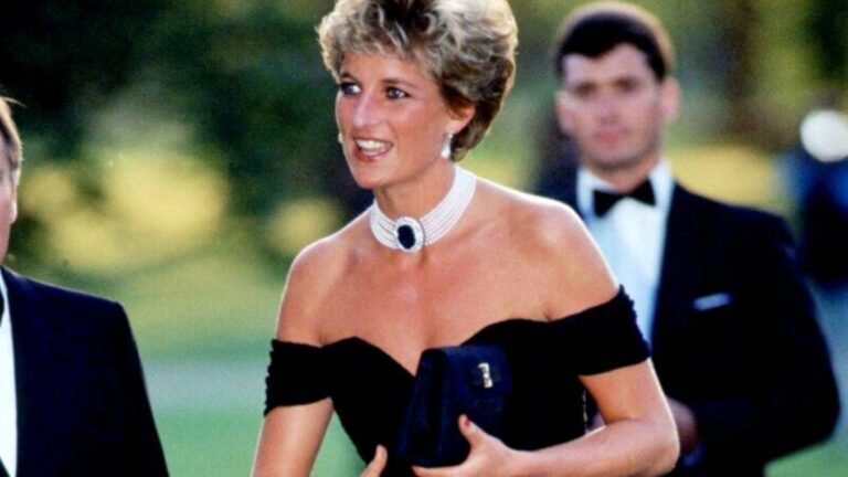 Vestido da vingança de Diana vai a leilão após quase 30 anos