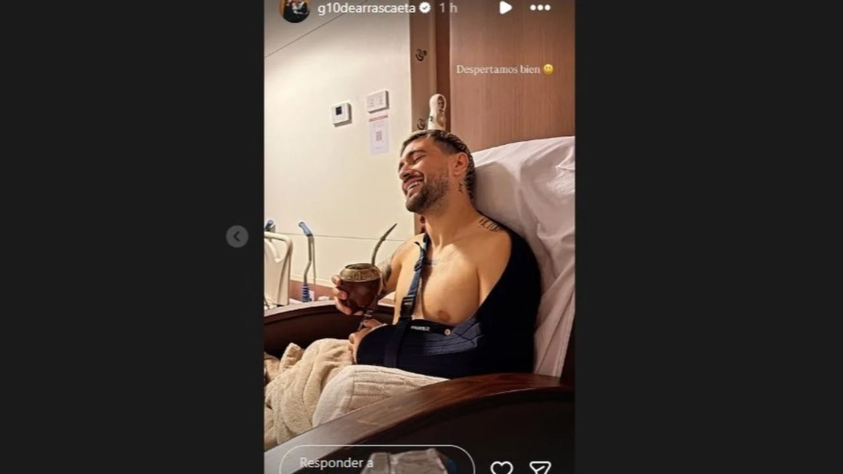 Arrascaeta publica foto após cirurgia: “Acordamos bem”