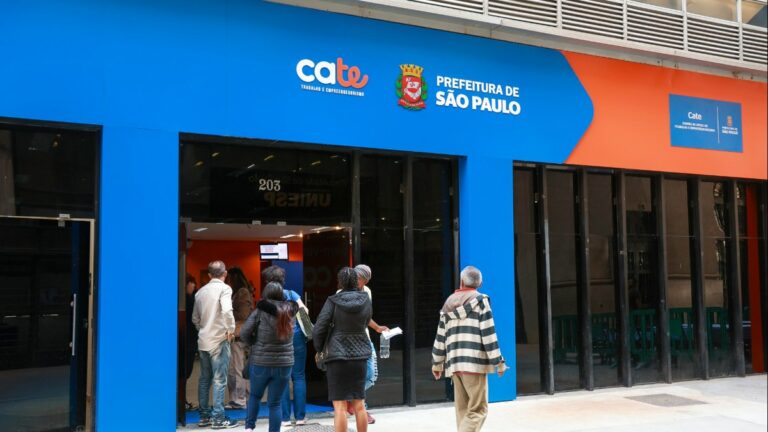 Cate abre 570 vagas para mulheres trabalharem em escolas públicas