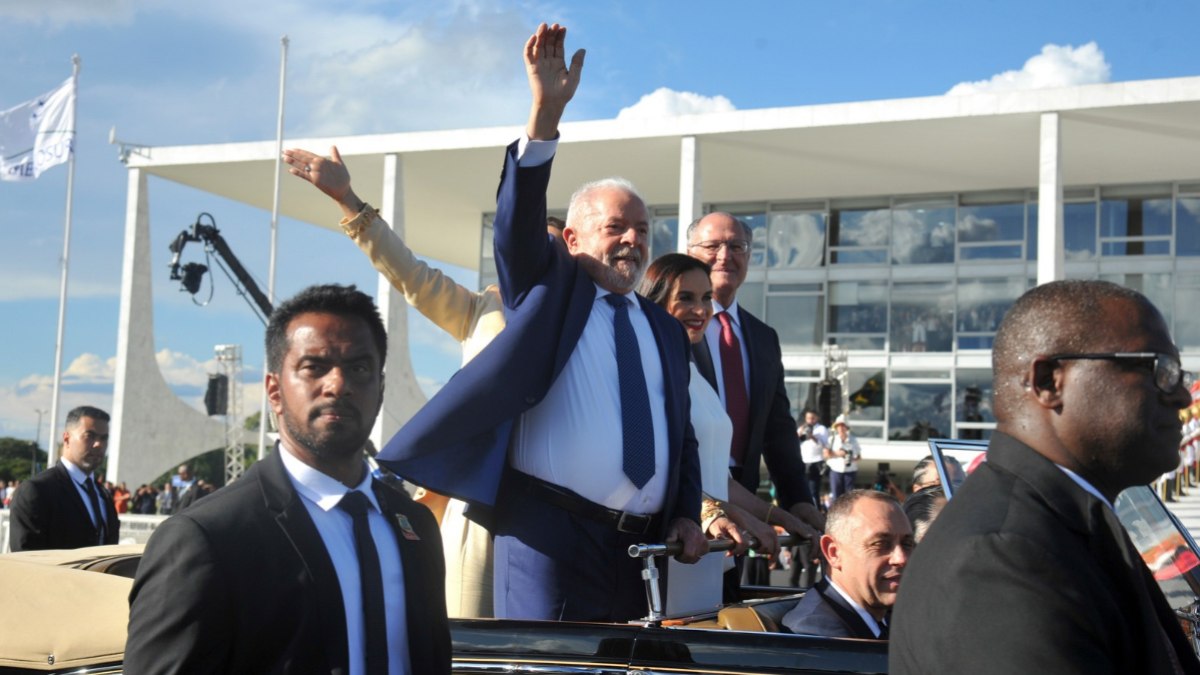 Lula convidará Trump e Milei para cerimônia de posse