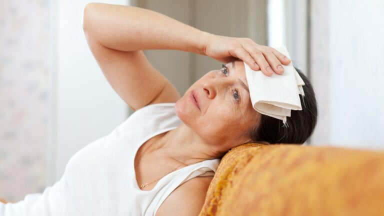 Terapia hormonal na menopausa é perigosa? Especialista explica